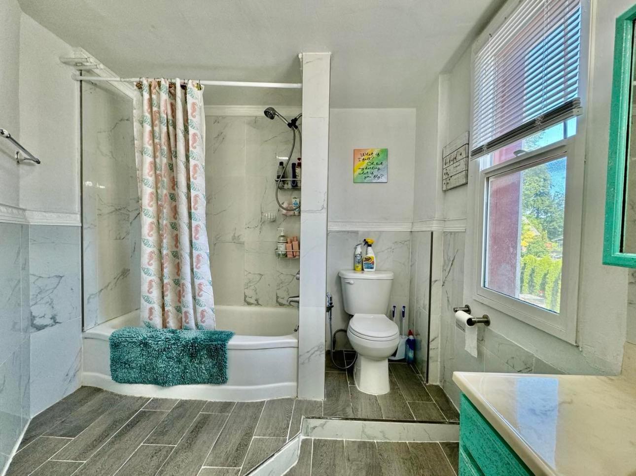 Tiny Private Room On The 1St Floor With Shared Bathroom Near Seatac Airport And Downtown Seattle Extérieur photo