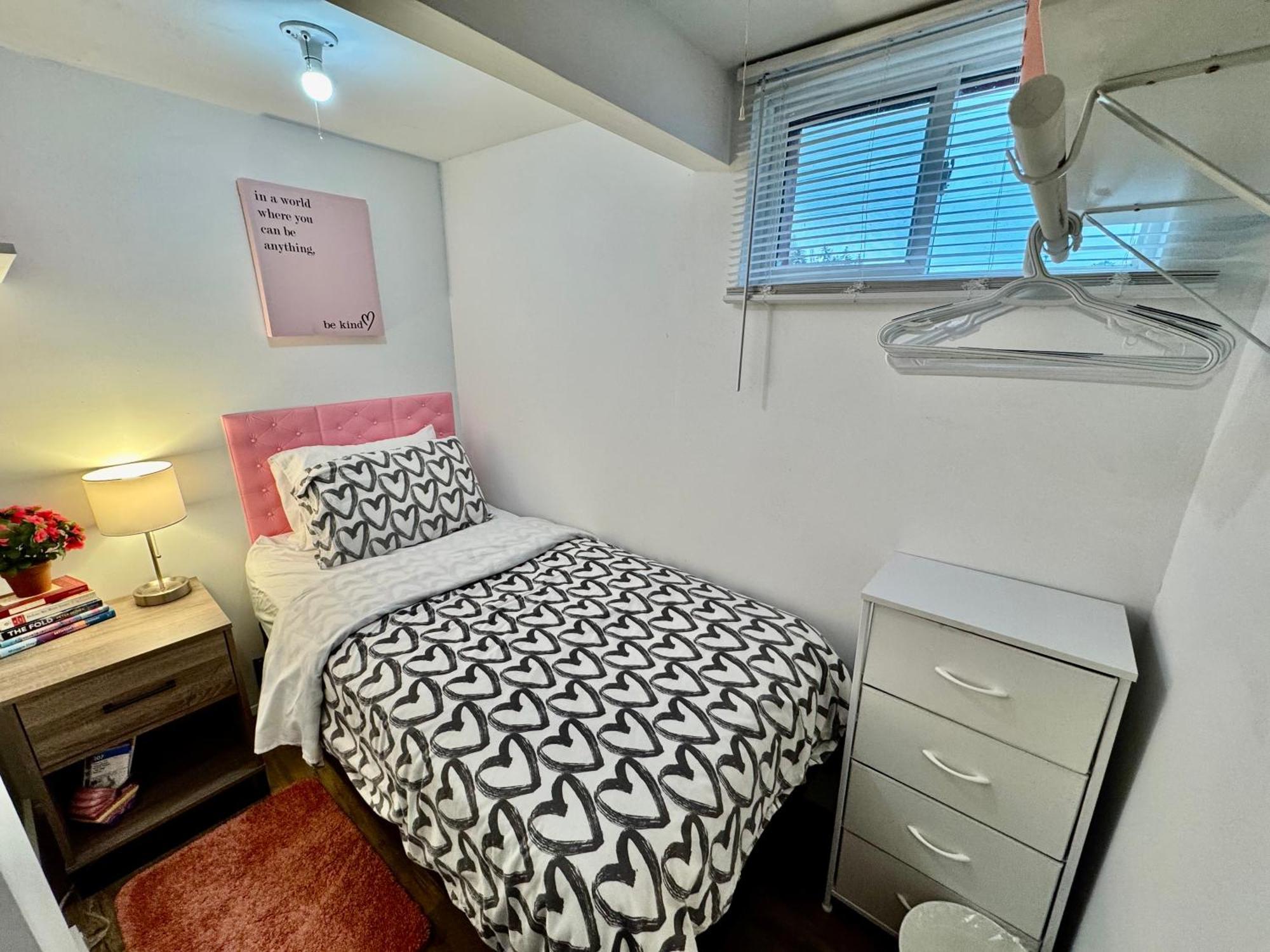 Tiny Private Room On The 1St Floor With Shared Bathroom Near Seatac Airport And Downtown Seattle Extérieur photo
