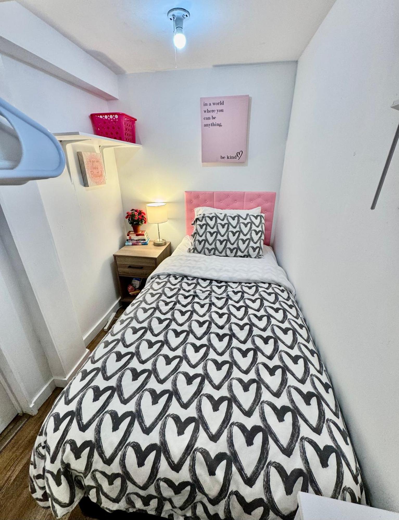Tiny Private Room On The 1St Floor With Shared Bathroom Near Seatac Airport And Downtown Seattle Extérieur photo