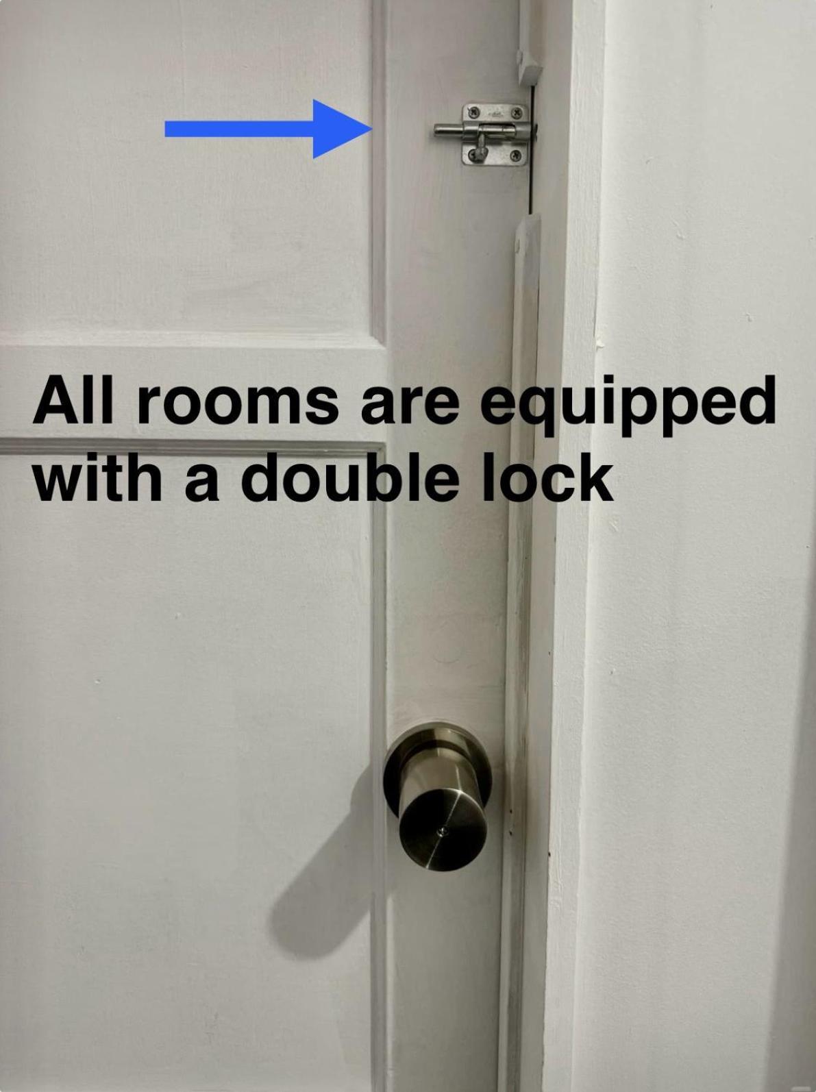 Tiny Private Room On The 1St Floor With Shared Bathroom Near Seatac Airport And Downtown Seattle Extérieur photo